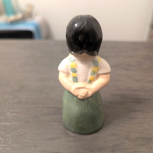 Vintage 1956 Napco Salt or Pepper Shaker "Kissing Holland" - Picture 2 of 6